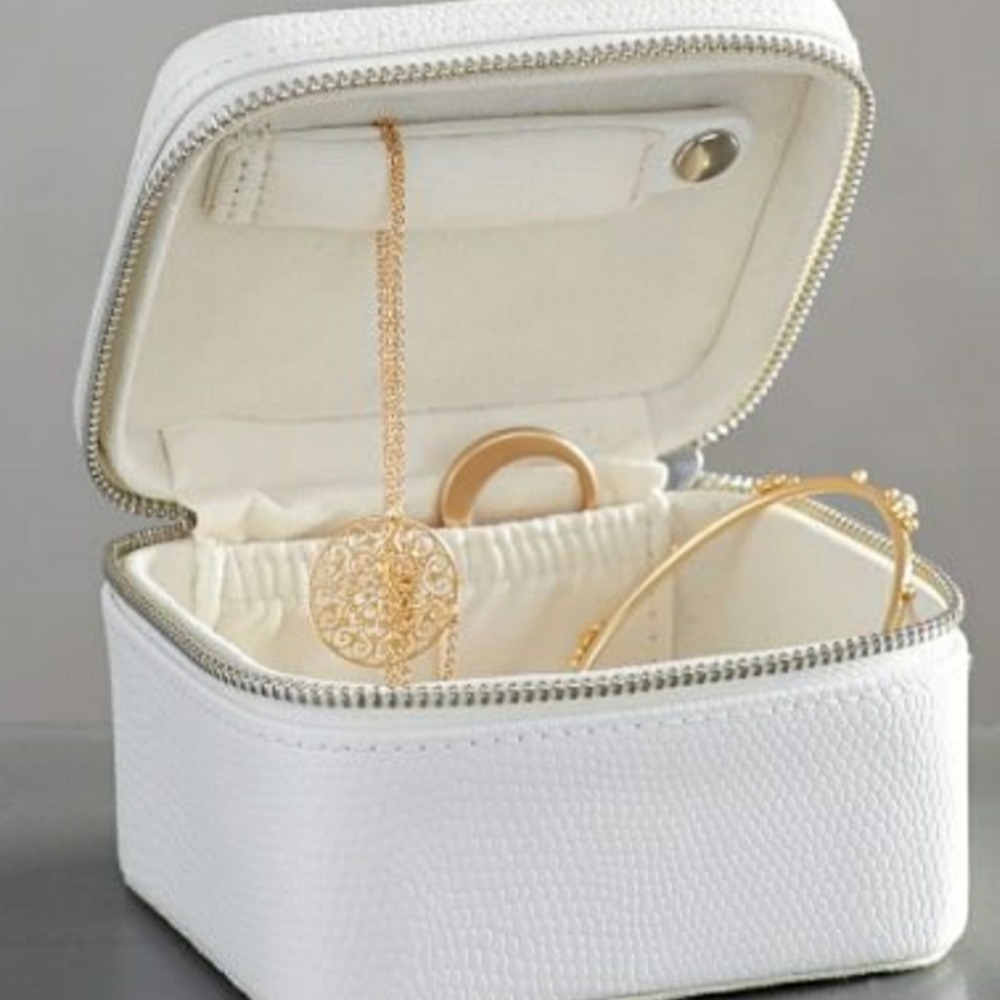 Pottery Barn Mckenna Leather Jewelry Box